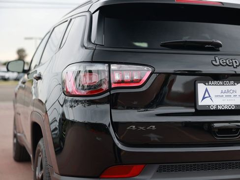 New 2026 Jeep Compass Latitude image 9