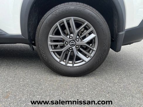 Used 2023 Nissan Rogue S AWD/4WD image 26