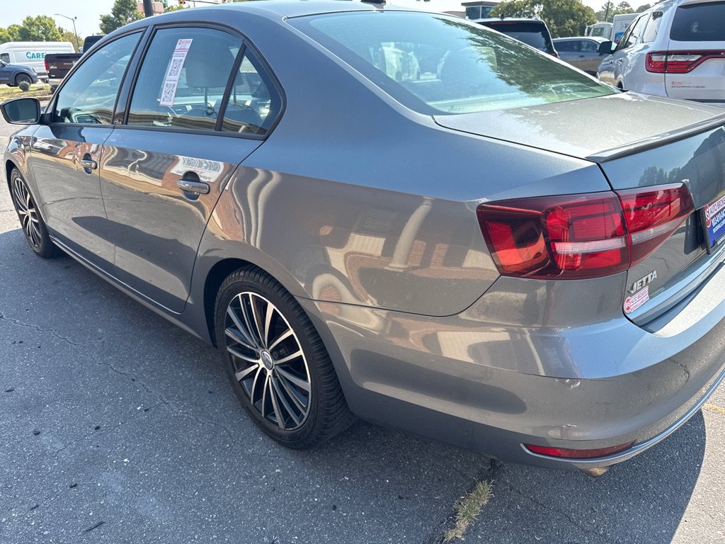 Used 2016 Volkswagen Jetta Sport FWD image 6