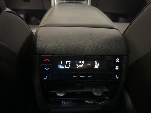 Used 2023 Jeep Grand Cherokee L Limited AWD/4WD image 17