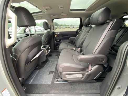 New 2026 Kia Carnival SX Prestige FWD image 23