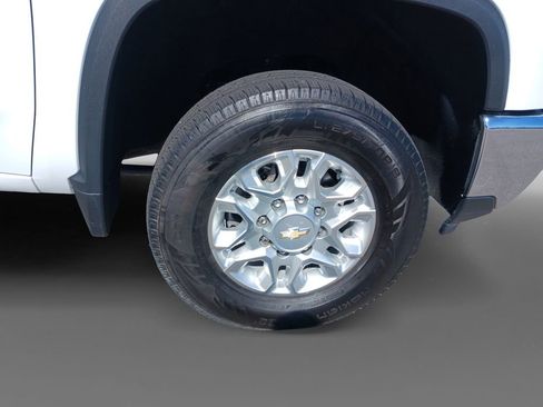 Used 2024 Chevrolet Silverado 2500 LTZ image 16