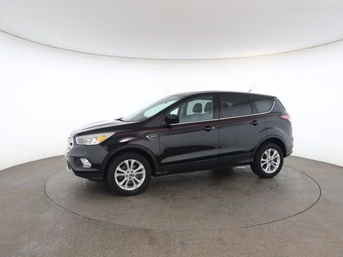 Used 2017 Ford Escape SE image 5