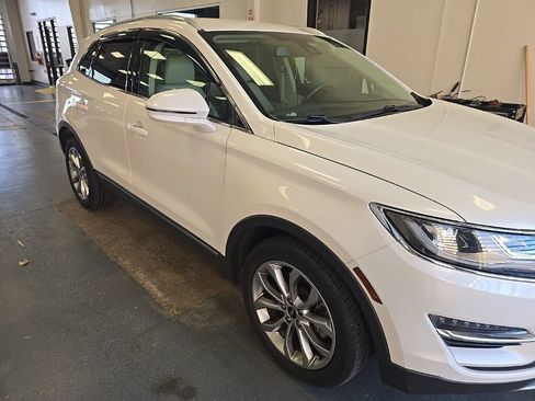 Used 2017 Lincoln MKC Select w/ Select Plus Package FWD image 1