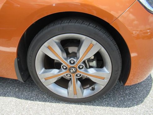 Used 2016 Hyundai Veloster w/ Option Group 02 FWD image 5