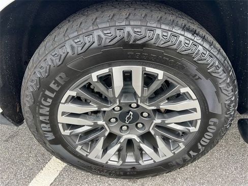 Certified 2025 Chevrolet Tahoe Z71 w/ Z71 Off-Road Package image 17