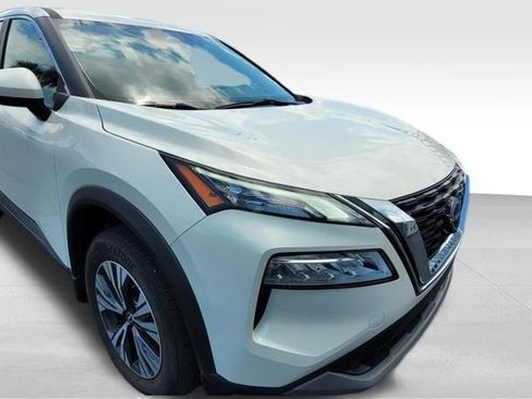 Certified 2023 Nissan Rogue SV FWD image 2