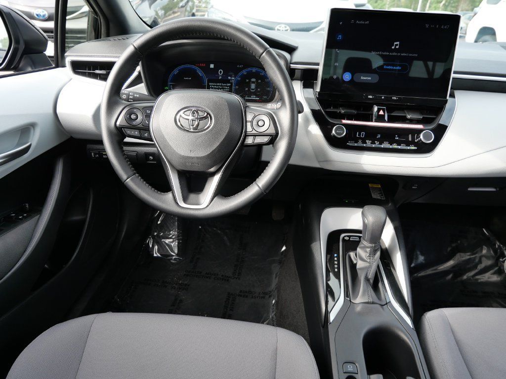 Certified 2026 Toyota Corolla SE w/ SE Premium Package FWD image 12