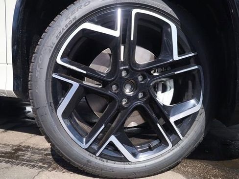 New 2026 Volkswagen Tiguan SEL R-Line image 2