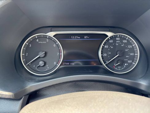 Used 2025 Nissan Sentra SV FWD image 38