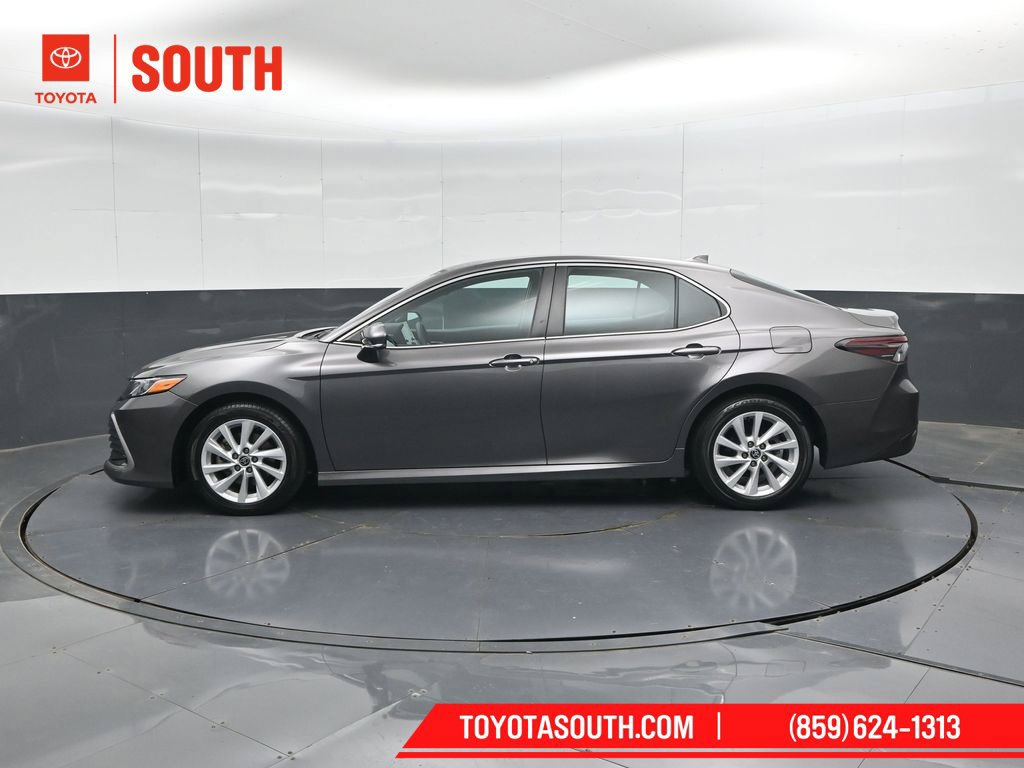 Used 2022 Toyota Camry LE FWD image 7