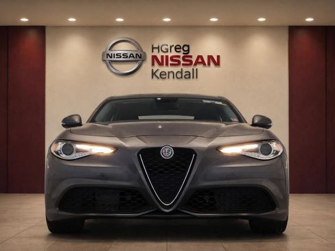 Used 2019 Alfa Romeo Giulia Ti RWD image 5