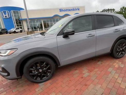 Certified 2025 Honda HR-V Sport image 6