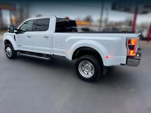 Used 2017 Ford F450 Lariat w/ Lariat Ultimate Package AWD/4WD image 3