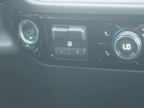 Used 2024 Chevrolet Silverado 2500 LT image 20