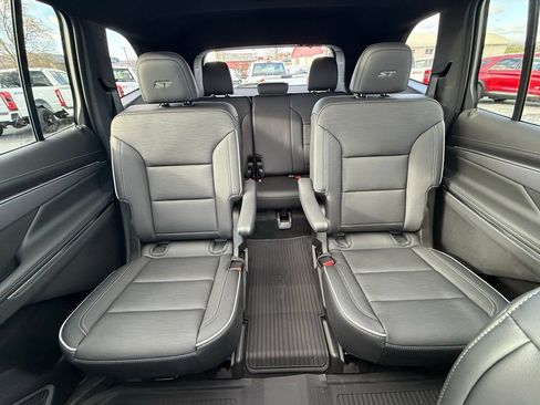 Used 2025 Buick Enclave Sport Touring w/ Super Cruise Package image 26