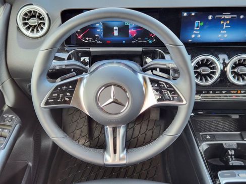 New 2025 Mercedes-Benz GLA 250 4MATIC image 27