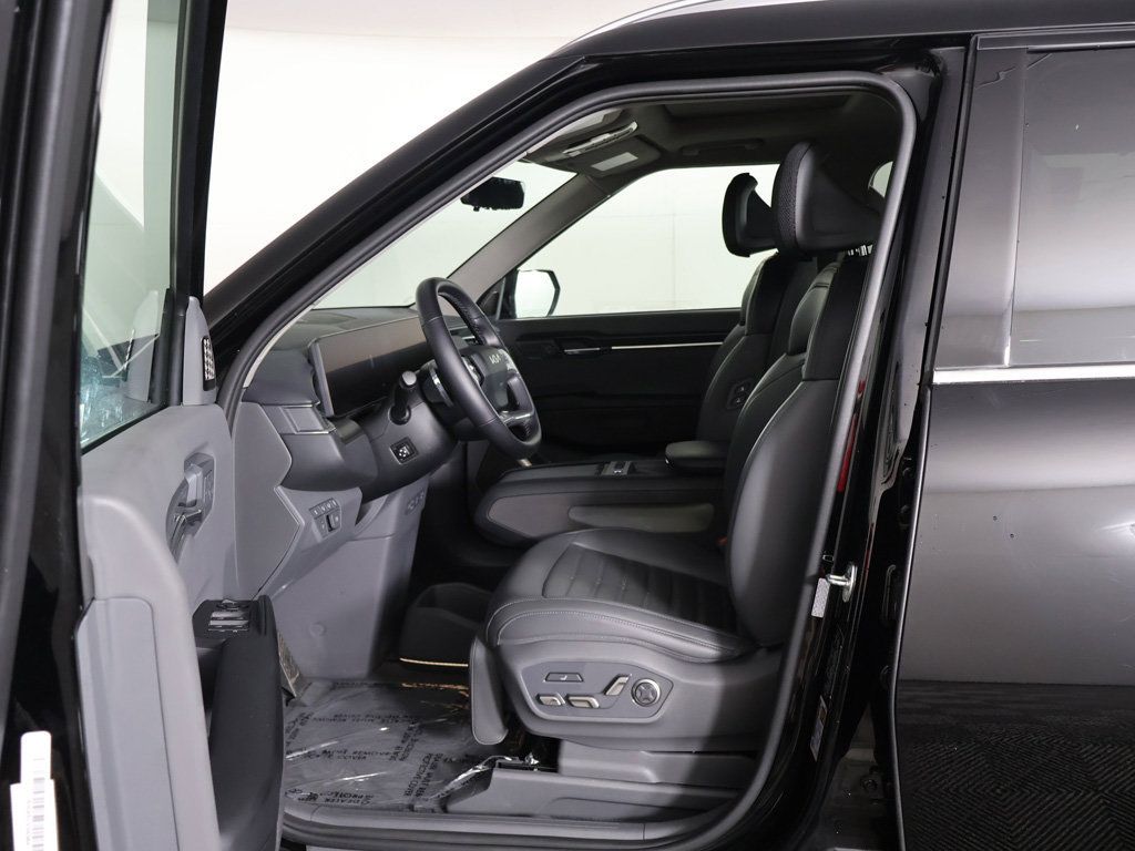 Used 2024 Kia EV9 Land AWD/4WD image 32