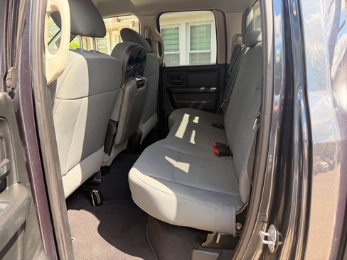 Used 2018 RAM 1500 Express w/ Express Value Package image 21