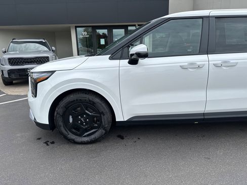 New 2026 Kia Carnival LX image 12