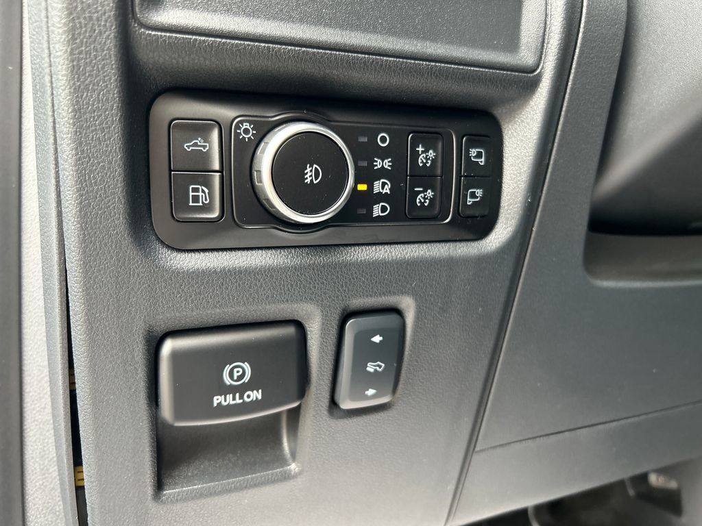 Used 2025 Ford F150 Platinum w/ Equipment Group 702A High AWD/4WD image 21