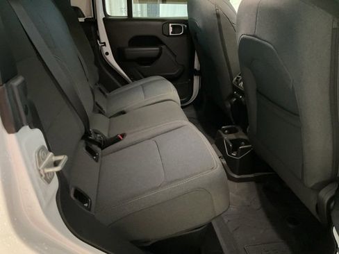 Used 2024 Jeep Gladiator Sport image 22