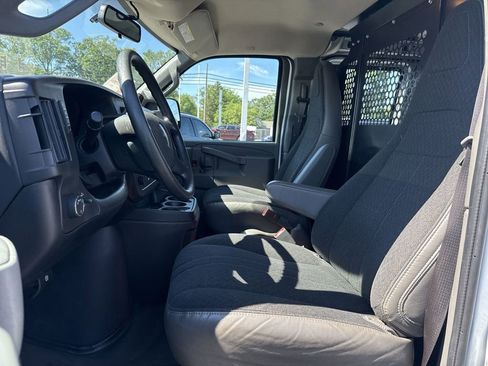 Used 2024 GMC Savana 2500 w/ Driver Convenience Package RWD image 17