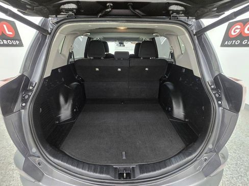 Used 2018 Toyota RAV4 XLE AWD/4WD image 15