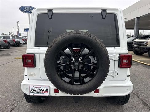 Used 2020 Jeep Wrangler Unlimited Sahara image 6