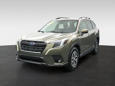 Used 2024 Subaru Forester Premium AWD/4WD image 4