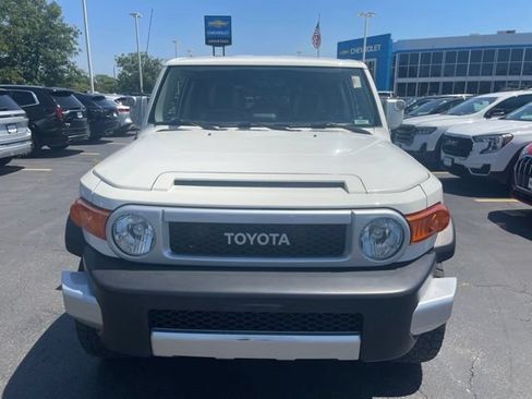 Used 2014 Toyota FJ Cruiser 4WD w/ Convenience Package image 6
