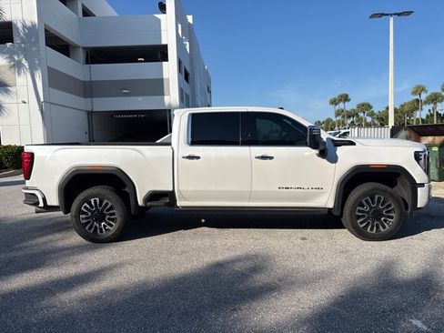 Used 2024 GMC Sierra 2500 Denali Ultimate image 2