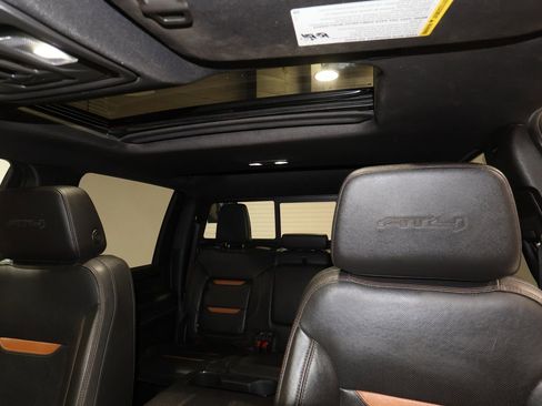 Used 2024 GMC Sierra 2500 AT4 w/ AT4 Premium Plus Package AWD/4WD image 19