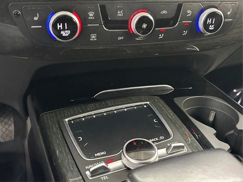 Used 2018 Audi Q7 3.0T Premium Plus w/ Premium Plus Package image 39