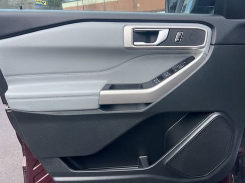 Used 2023 Ford Explorer XLT w/ Equipment Group 202A image 23