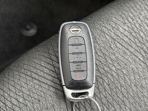 Used 2026 Nissan Rogue SV AWD/4WD image 16