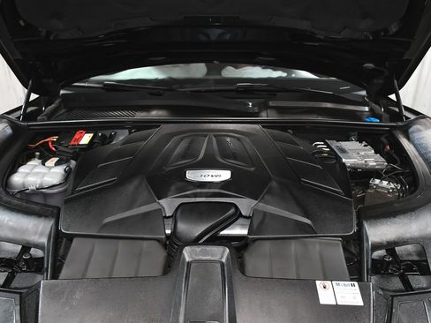 Used 2021 Porsche Cayenne image 61