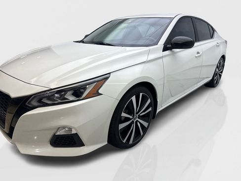 Used 2022 Nissan Altima 2.0 SR FWD image 10