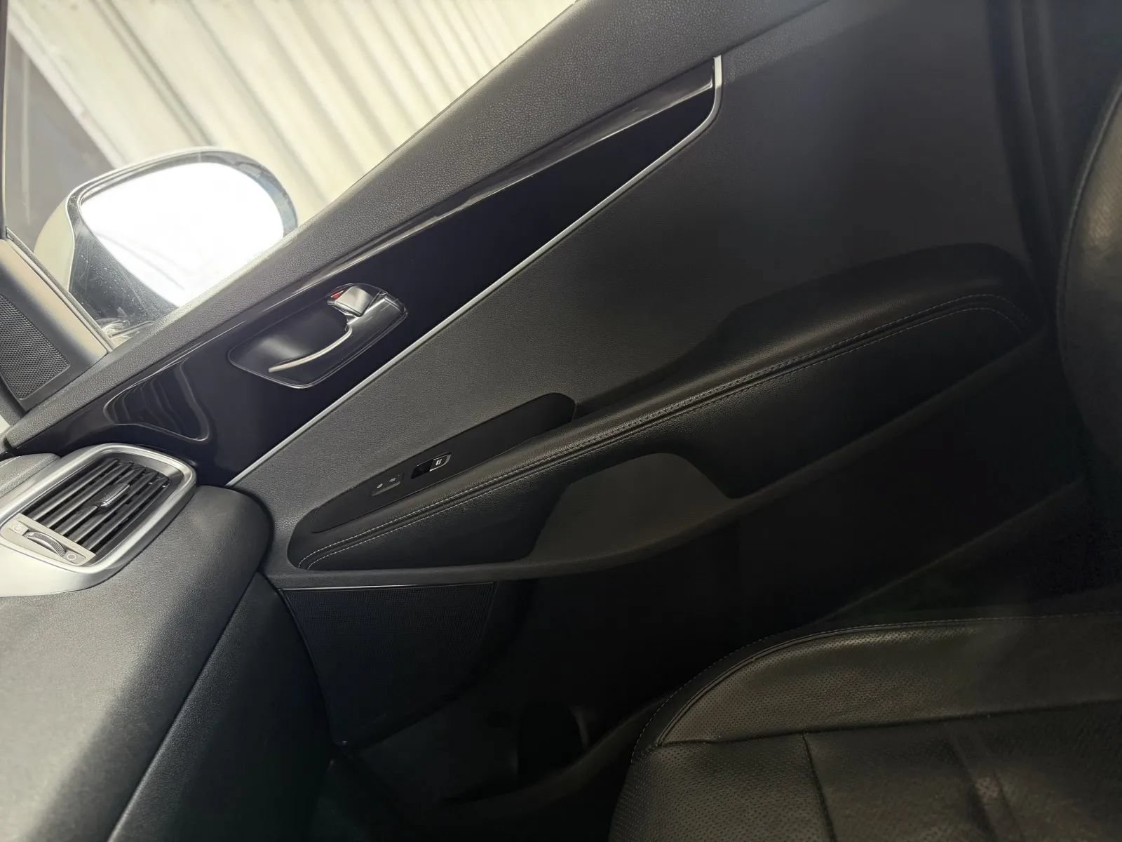 Used 2019 Kia Sorento SX w/ SX Touring Package AWD/4WD image 42