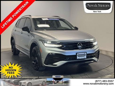 Used 2023 Volkswagen Tiguan SE R-Line AWD/4WD image 1
