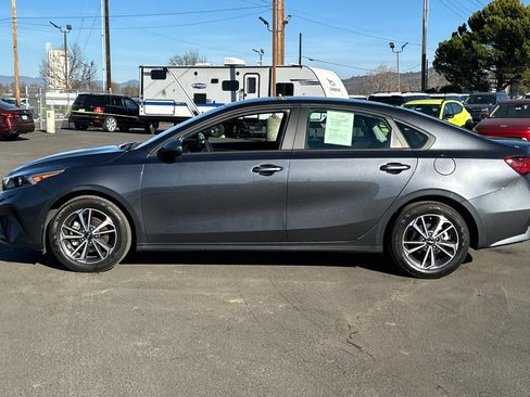 Used 2023 Kia Forte LXS w/ LXS Technology Package image 8