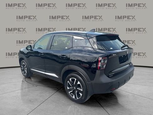 Used 2026 Nissan Kicks SV w/ SV Premium Package AWD/4WD image 2