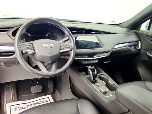 Used 2023 Cadillac XT4 Luxury w/ Cold Weather Package image 10