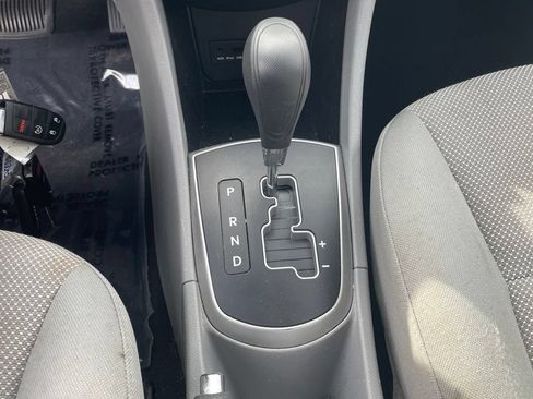 Used 2013 Hyundai Accent GLS FWD image 20