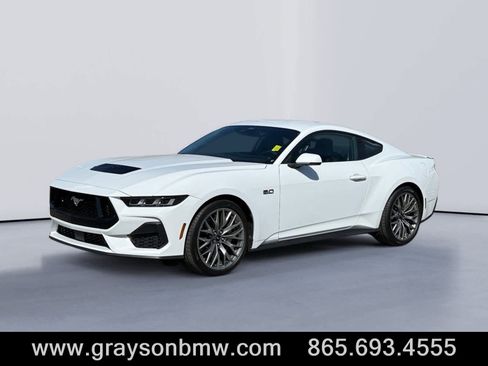 Used 2025 Ford Mustang GT Premium image 7