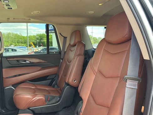 Used 2016 Cadillac Escalade Premium AWD/4WD image 43