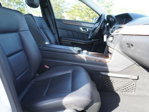 Used 2011 Mercedes-Benz E 350 4MATIC Sedan image 21