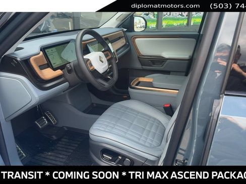 Used 2025 Rivian R1S Premium AWD/4WD image 4