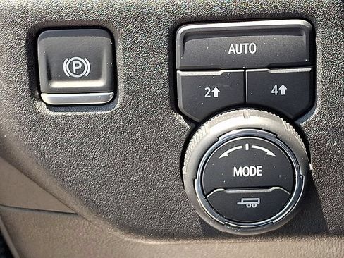 Used 2024 Chevrolet Silverado 1500 LTZ AWD/4WD image 23