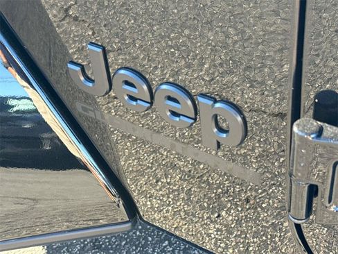 New 2025 Jeep Gladiator Sport image 6